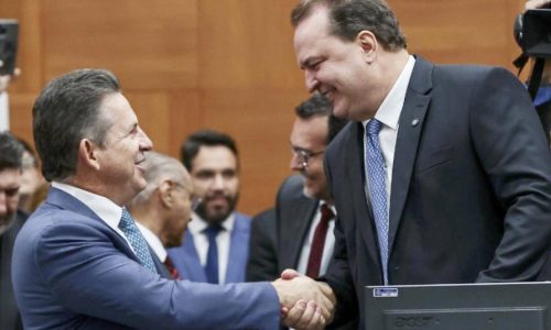 Transmissão de cargo reacende cenário eleitoral e movimenta bastidores para 2026 em MT