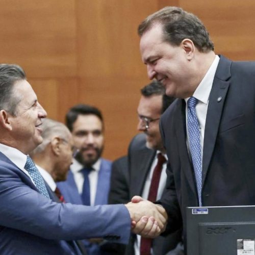 Transmissão de cargo reacende cenário eleitoral e movimenta bastidores para 2026 em MT