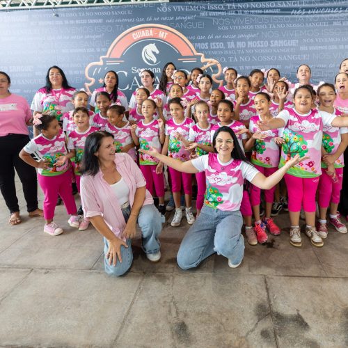 Simininas vivem dia especial na Semana do Cavalo e conhecem universo equestre em Cuiabá