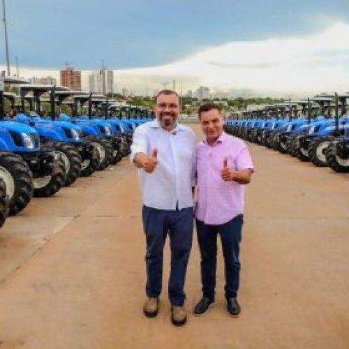 Tratores chegam a três municípios e reforçam mecanização da agricultura familiar em MT