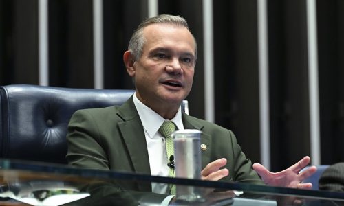 Senado aprova projeto de Wellington Fagundes que cria política nacional para resgate e manejo de animais em desastres