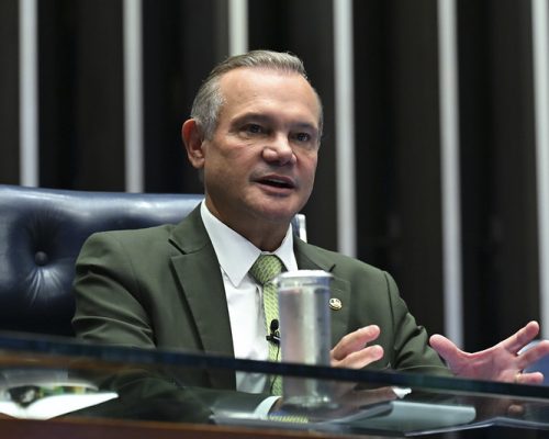 Senado aprova projeto de Wellington Fagundes que cria política nacional para resgate e manejo de animais em desastres