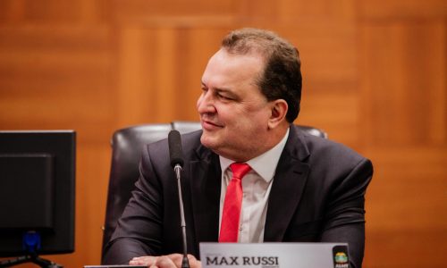 Max Russi lidera pesquisa e desponta como favorito para 2026