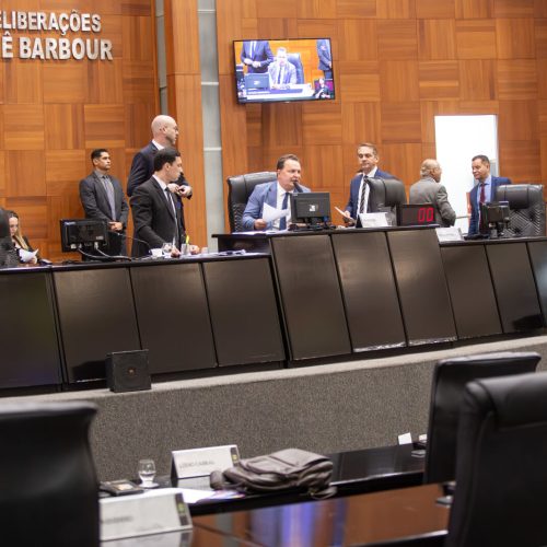 ALMT publica ato e redefine composição dos blocos parlamentares para 2026