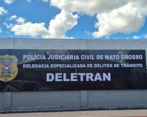 Motorista que invadiu restaurante na Praça Popular é indiciado por três crimes