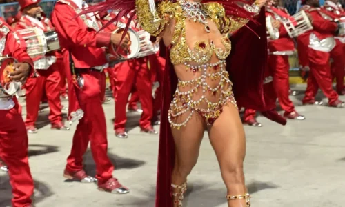 Segunda noite do Grupo Especial do Rio emociona com homenagens a Rita Lee, Mestre Ciça e Carolina Maria de Jesus