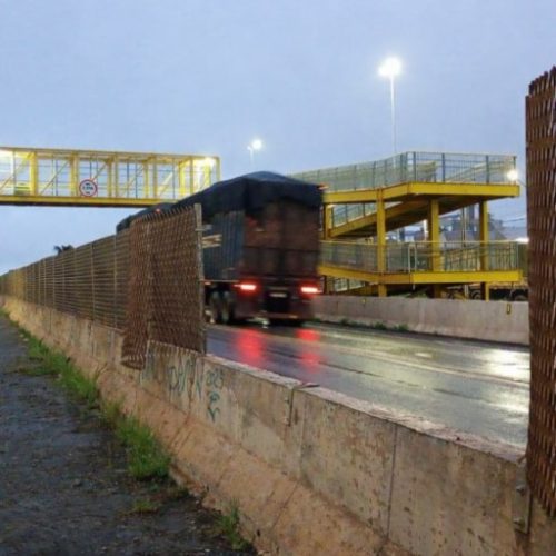 Vandalismo em barreiras de passarelas preocupa concessionária na BR-163 em Mato Grosso