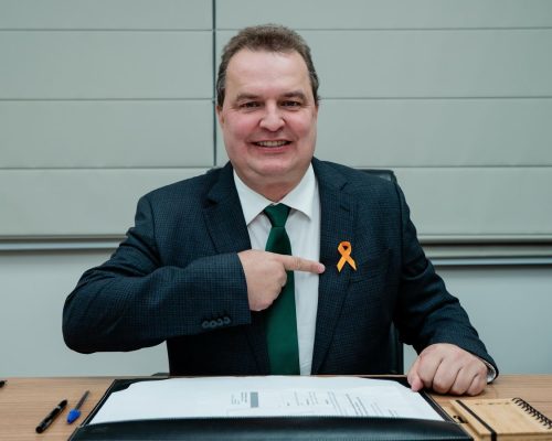 Max Russi transforma o Abril Laranja em política pública permanente no combate à crueldade animal em Mato Grosso