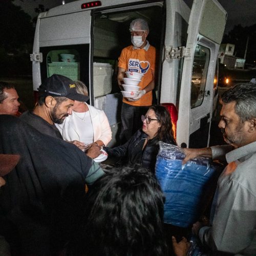 Prefeitura e Governo acolhem pessoas em situação de rua durante o frio em Cuiabá