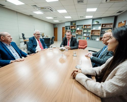 Max Russi recebe representantes de multinacional que apresenta projeto sustentável de fertilizante para Mato Grosso