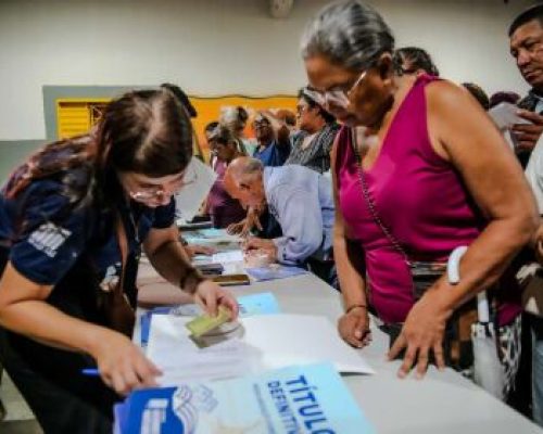 Regularização fundiária avança em Cuiabá com entrega de 144 escrituras no Pedra 90