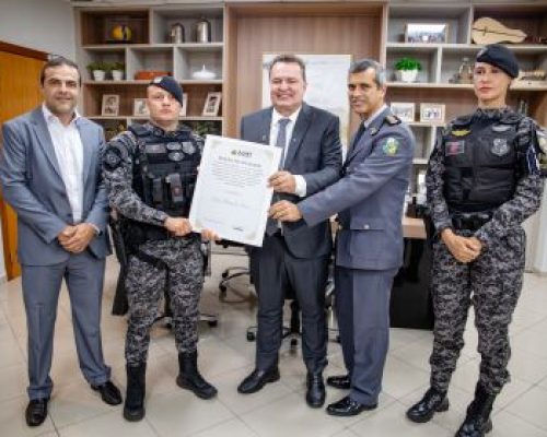 ALMT concede moção a policial que impediu novas mortes após feminicídio em Cuiabá