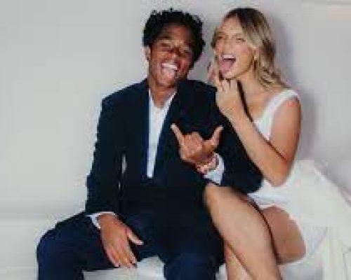 Jogador Endrick e influenciadora Gabrielly Miranda oficializam casamento: ‘Enfim, casados’