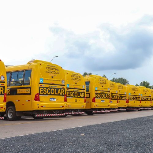 Governo de MT entrega 300 ônibus escolares e acelera renovação da frota nos municípios