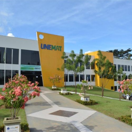 Unemat abre seletivo para intérprete de Libras e ledor com salário de R$ 3,8 mil