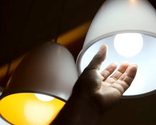 Prepare o bolso: Conta de luz vai subir em maio! Entenda o que muda