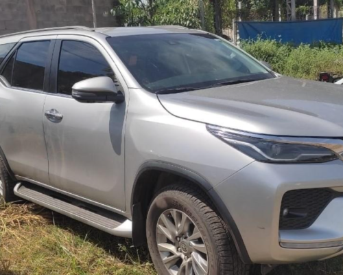 Polícia desmantela esquema de clonagem de veículos em empresa de vistoria em Cuiabá