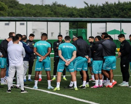 Cuiabá finaliza preparação em São Paulo e está pronto para duelo com a Chapecoense pela Série B