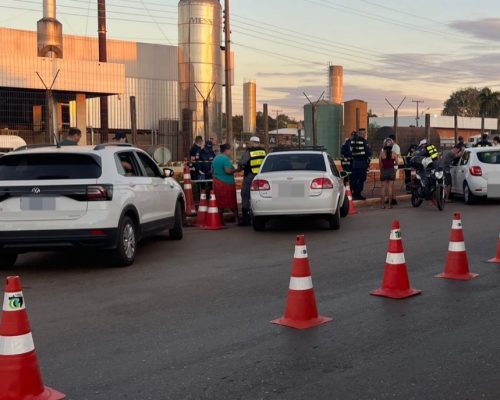 Operação Lei Seca em Várzea Grande termina com seis presos por embriaguez e 46 veículos removidos