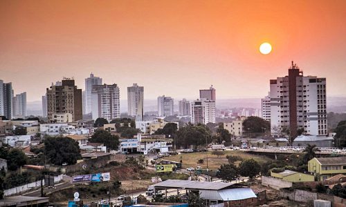 Semana começa com frio pela manhã, calor à tarde e alerta de baixa umidade em Mato Grosso