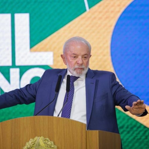 No simbólico dia 13, Lula lança plano bilionário contra tarifaço de Trump e acirra disputa comercial