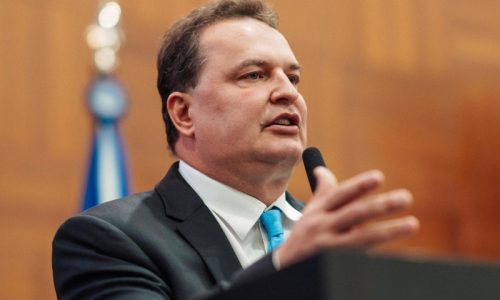 Presidente da ALMT, Max Russi, assume liderança em defesa das crianças contra a adultização infantil