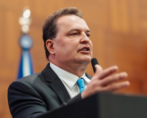 Presidente da ALMT, Max Russi, assume liderança em defesa das crianças contra a adultização infantil