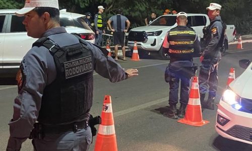 Operação Lei Seca resulta na prisão de dois condutores embriagados e remoção de 16 veículos