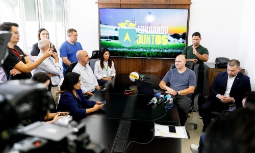 “Entre fusões e demissões, Cuiabá se pergunta: quem será o próximo secretário?”