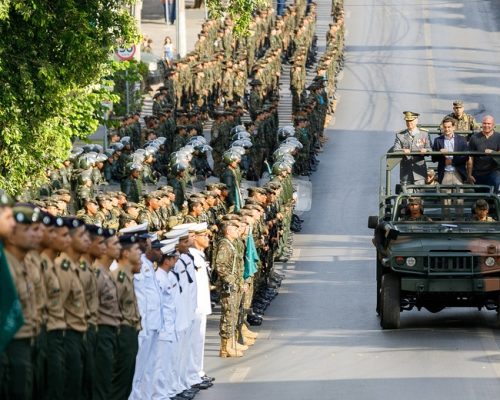 Milhares celebram a Independência com desfile cívico-militar em Cuiabá