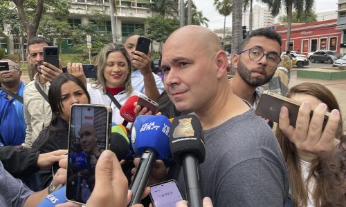 Fala de Abílio Brunini gera confusão durante protesto de moradores do Contorno Leste