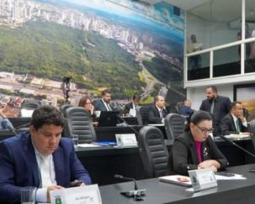 Câmara de Cuiabá aprova projeto que torna mais difícil cassar vereadores