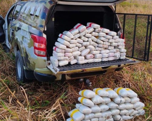 Polícia Militar e PRF apreendem 127 quilos de maconha e causam prejuízo de R$ 1,2 milhão ao crime