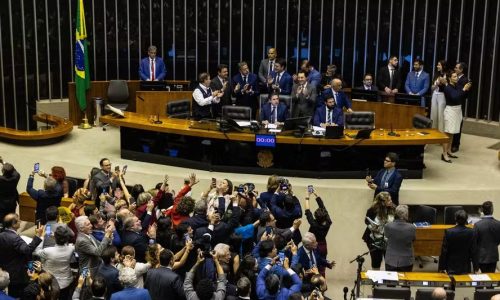 Deputados de MT votam a favor de isenção do Imposto de Renda para salários até R$ 5 mil