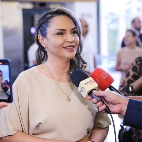 Vânia assume Prefeitura de Cuiabá pela primeira vez durante viagem internacional de Abilio