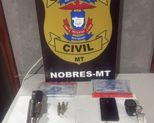 Polícia Civil prende 3 pessoas com drogas e arma de fogo dentro de veículo