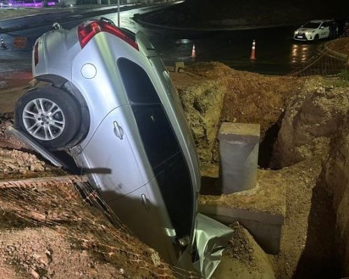 Ruas esburacadas e obras expõem motoristas ao perigo em Cuiabá: mulher perde controle e cai em vala no Centro Político