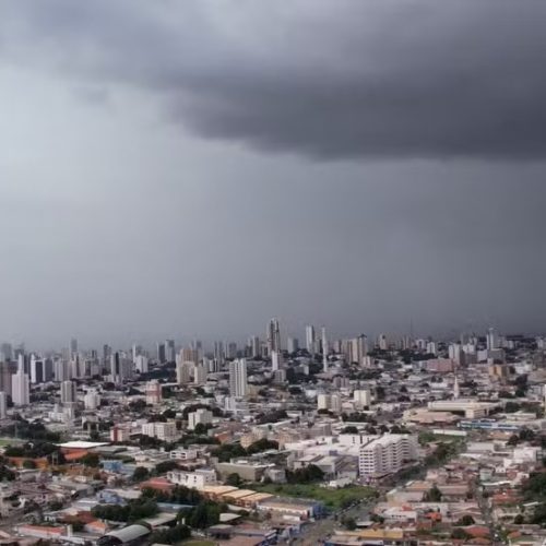 Semana começa com pancadas de chuva e alerta de temporais em Mato Grosso