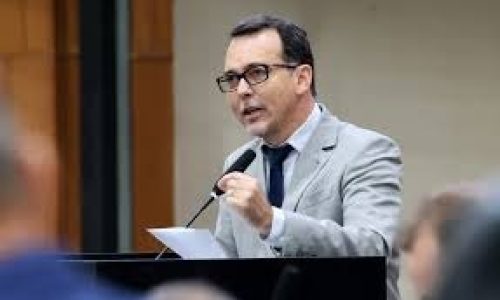 Lúdio Cabral defende ações na Justiça para devolver dinheiro cobrado indevidamente em empréstimos consignados