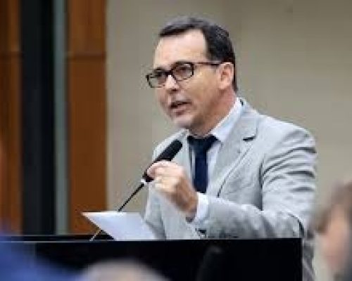 Lúdio Cabral defende ações na Justiça para devolver dinheiro cobrado indevidamente em empréstimos consignados