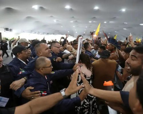 Manifestantes tentam invadir área da ONU na COP30 e confronto deixa segurança ferido