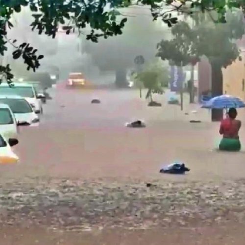 Temporal volta a alagar Cuiabá e expõe problema que se repete há décadas