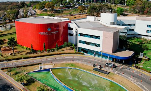 Assembleia deve aprovar reajuste do Judiciário mesmo sob pressão do governo Mauro Mendes