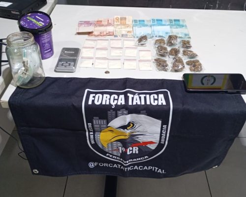 Força Tática prende homem por tráfico de drogas e apreende porções de cocaína e maconha