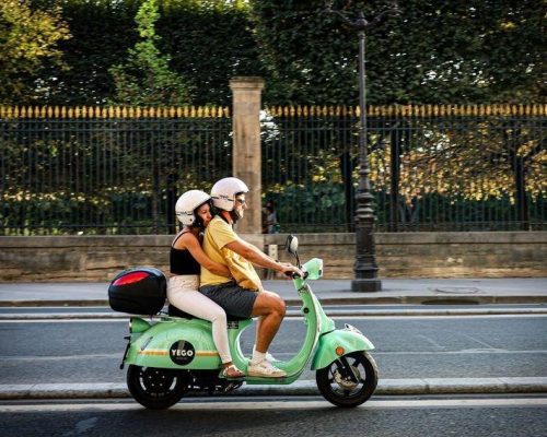 Ciclomotores deverão ser emplacados a partir de janeiro de 2026 para circular regularmente