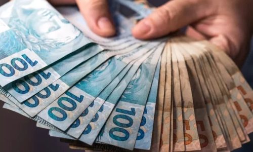 13º salário cai no mesmo dia da Black Friday e deve turbilhonar o comércio