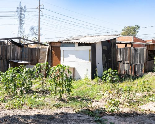 Cuiabá anuncia plano para regularizar área ocupada por famílias no Contorno Leste após diálogo com comunidade e autoridades