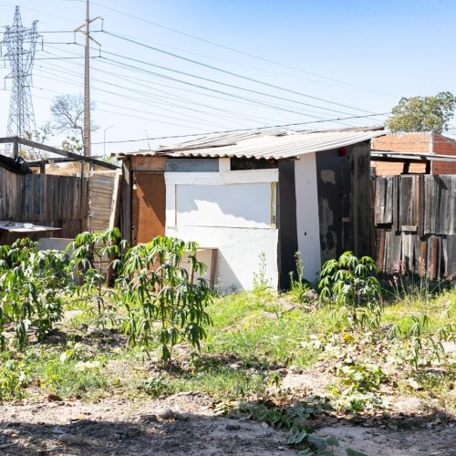 Cuiabá anuncia plano para regularizar área ocupada por famílias no Contorno Leste após diálogo com comunidade e autoridades