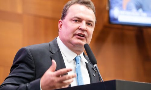 Max Russi endurece discurso contra violência doméstica e cobra execução de leis: “É inaceitável conviver com esse cenário”