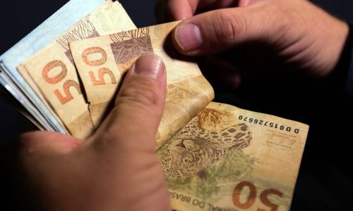 Abono salarial muda em 2026 e regras mais rígidas começam a reduzir público